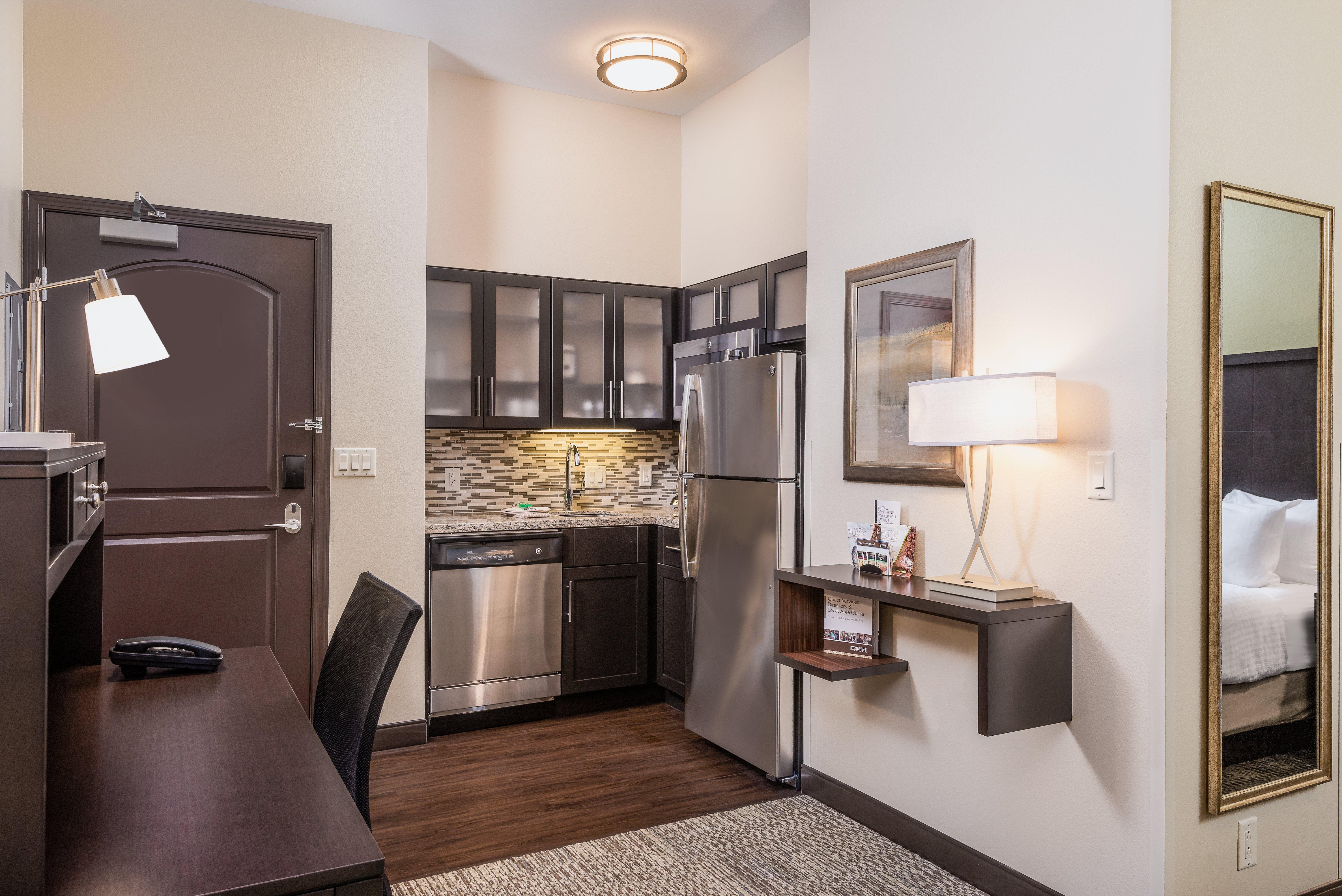 Staybridge Eau Claire - By Ihg Hotel 3*